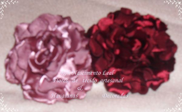 flor crespa com 8 cm